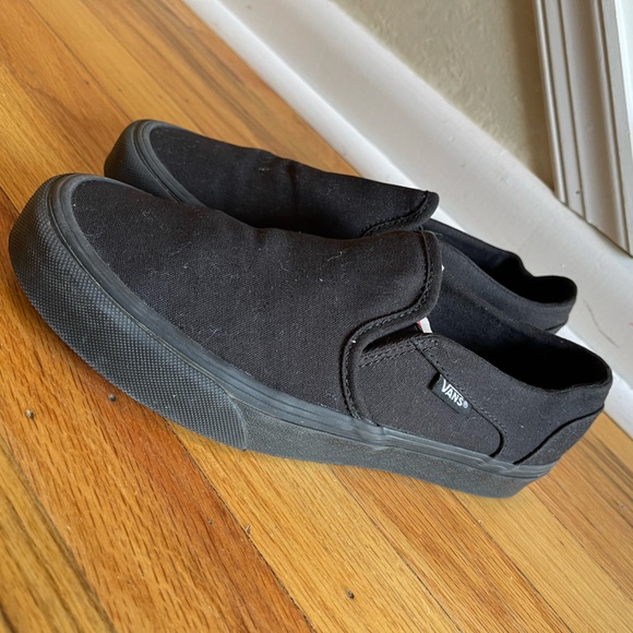 Vans - Picture 2 of 5